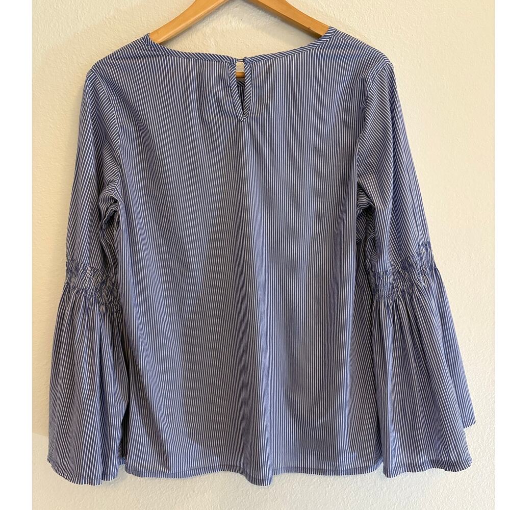 Solitaire Women's Large Blouse Blue White Stripe Long Bell Sleeve 4th‎ of July - Picture 2 of 6